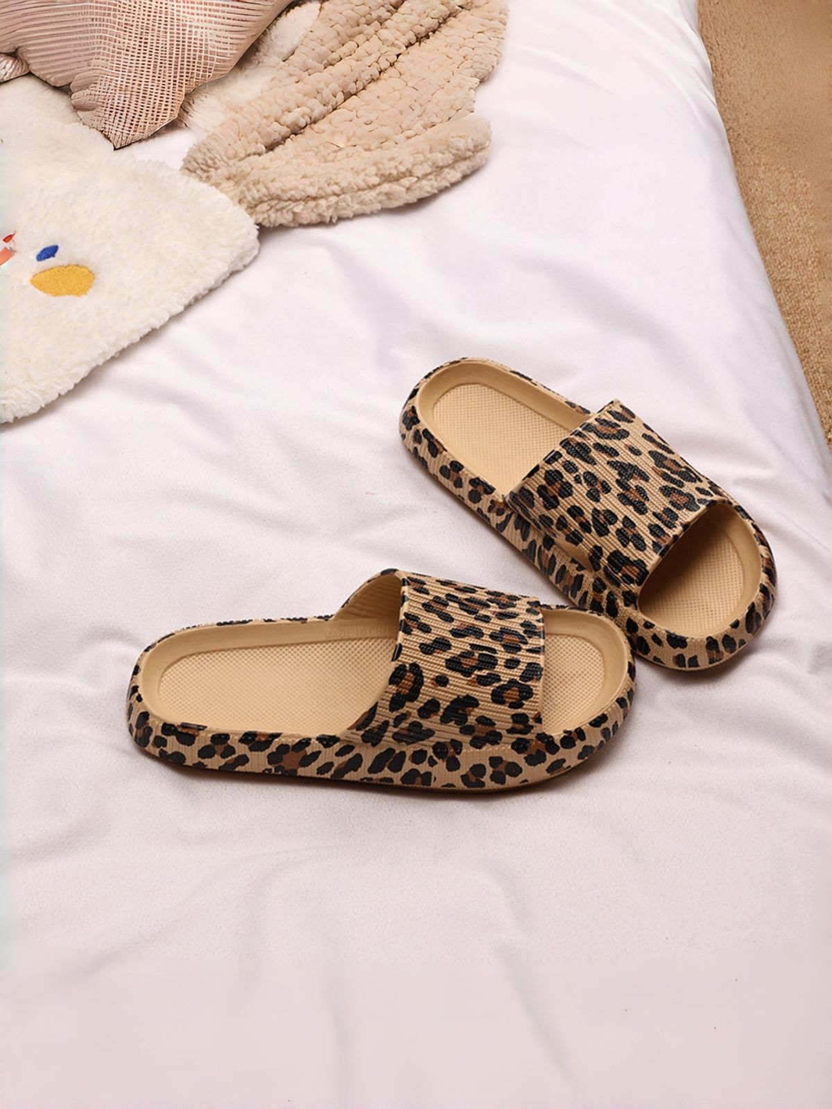 New Spring Summer Eva Soft Thick-Soled Comfortable Fashionable Leopard Print Slippers Men Women, Suitable For Indoor,_vogvips.com