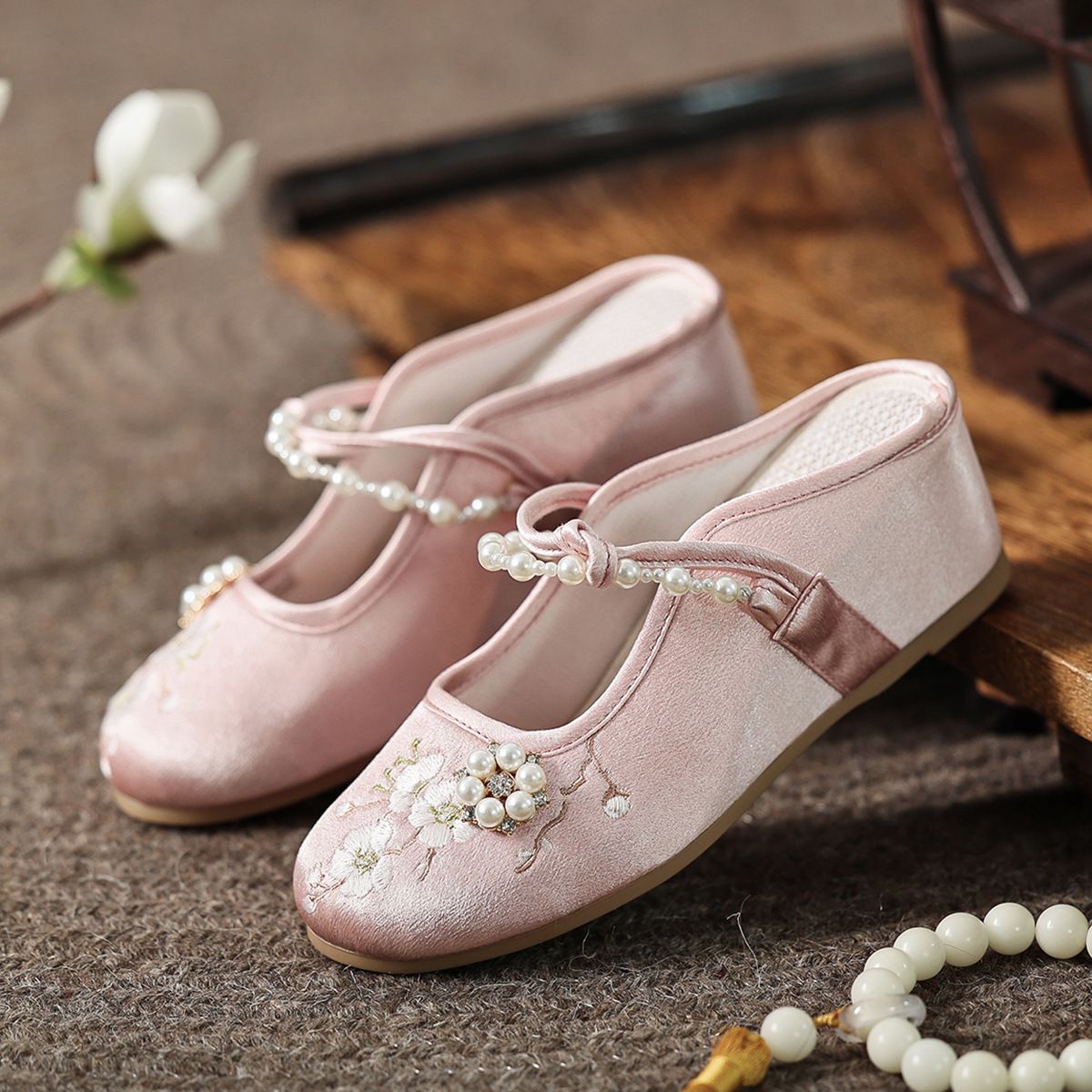 Spring Summer Home And Outdoor Wear Thick Soled New Chinese Style Women's Embroidered Plain Slippers For Children_vogvips.com