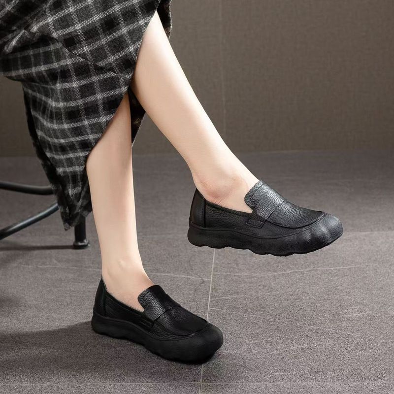 Dongguan Genuine Loafers New Style Shallow Round Toe Comfortable Versatile Soft Leather Flat Shoes For Women_vogvips.com
