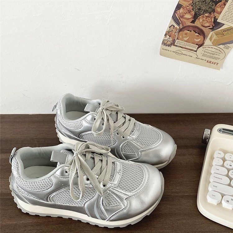 White Lightweight Thick-soled Mesh Sneakers Women's Heightening Casual Dad Shoes_vogvips.com