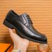 New Black And White Color-block Carved Brick Men's Shoes For Men's Business Leather British Derby Shoes Pointed Toe Banquet Wedding Leather Shoes_vogvips.com