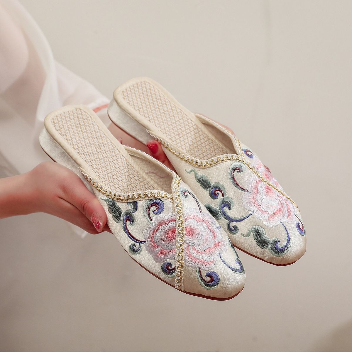 Women’s Shoes Summer New Ancient Style Embroidered Women's Shoes Indoor Han Element Embroidered Shoes Shoes Women's Slippers_vogvips.com