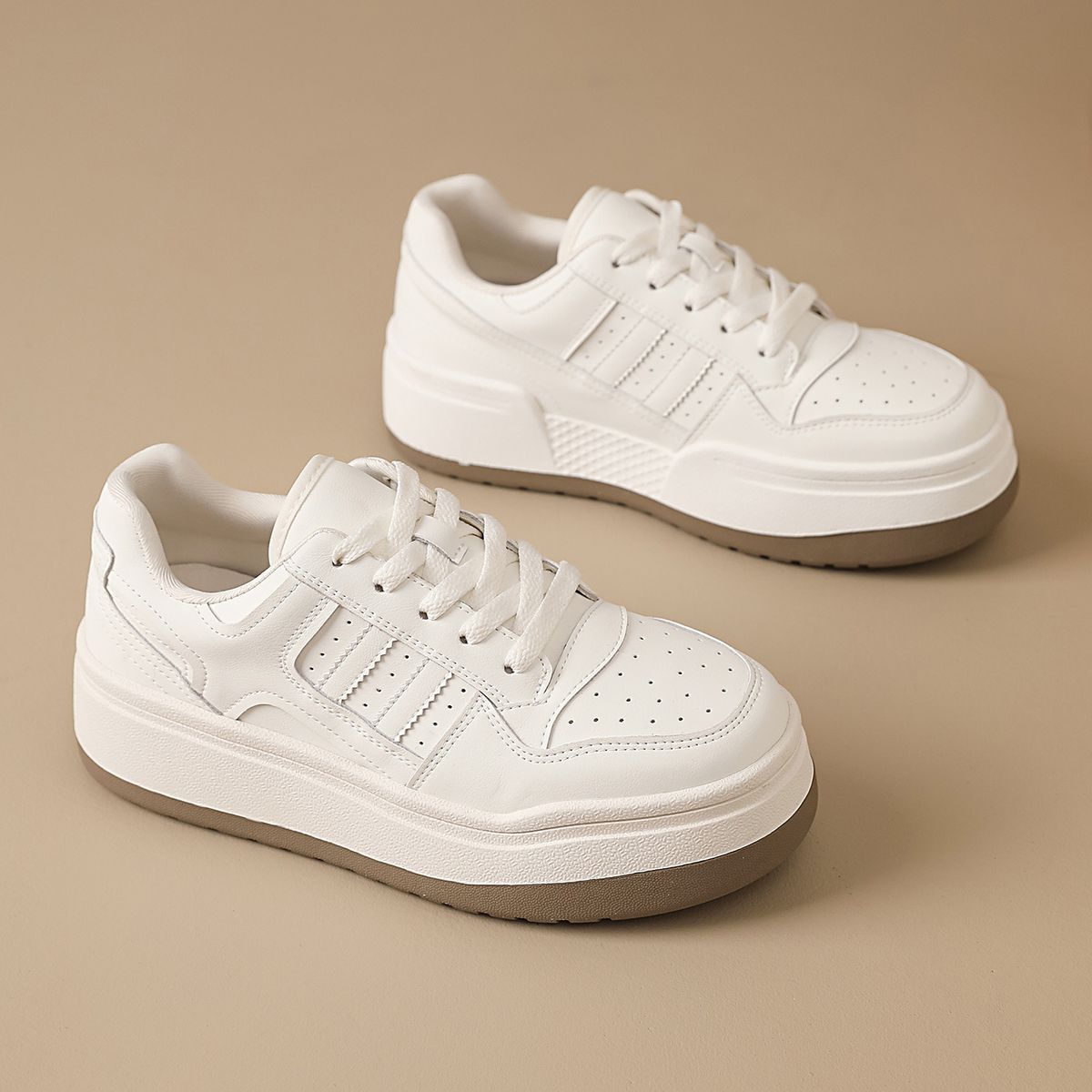 Thick-soled White Sneakers For Women 2026 Spring New Korean Style Versatile Sporty Ins Trendy Student Sporty Casual Shoes_vogvips.com