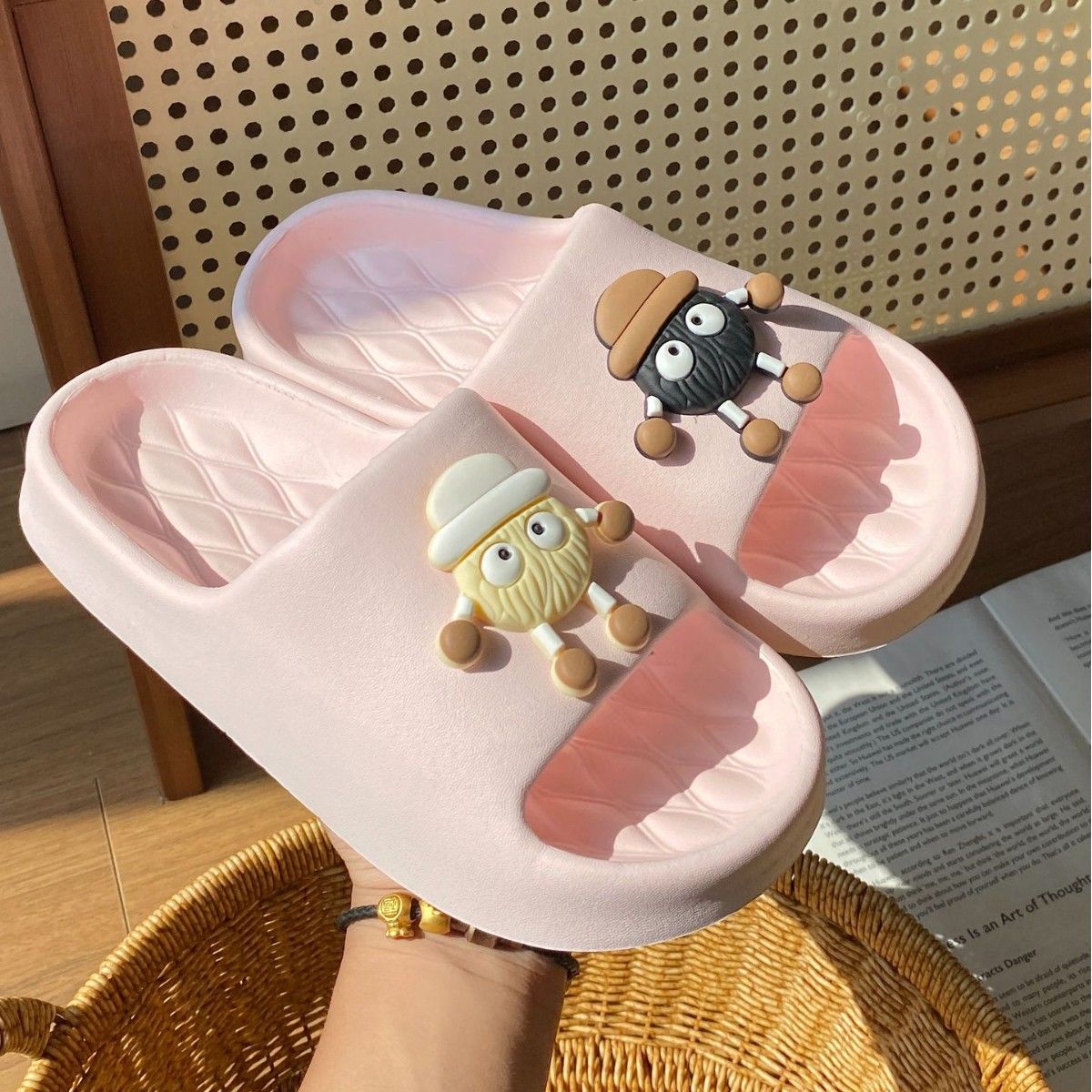 Adorable Cartoon Character Slides For Women - Ultra-Soft Thick Sole Non-Slip Indoor Outdoor Bath Slippers_vogvips.com