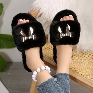 Women's Faux Fur Slippers With Chain Detail Cozy Fluffy House Shoes Outdoor Casual Flat Soft Sole Non-Slip Rubber Bottom Furry Cotton Slippers_vogvips.com