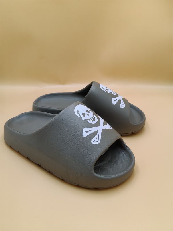 Women's Fashion Slippers Waterproof Non-Slip Thick Sole Wear-Resistant Soft Sole Comfortable Skull Slip-On Slippers_vogvips.com