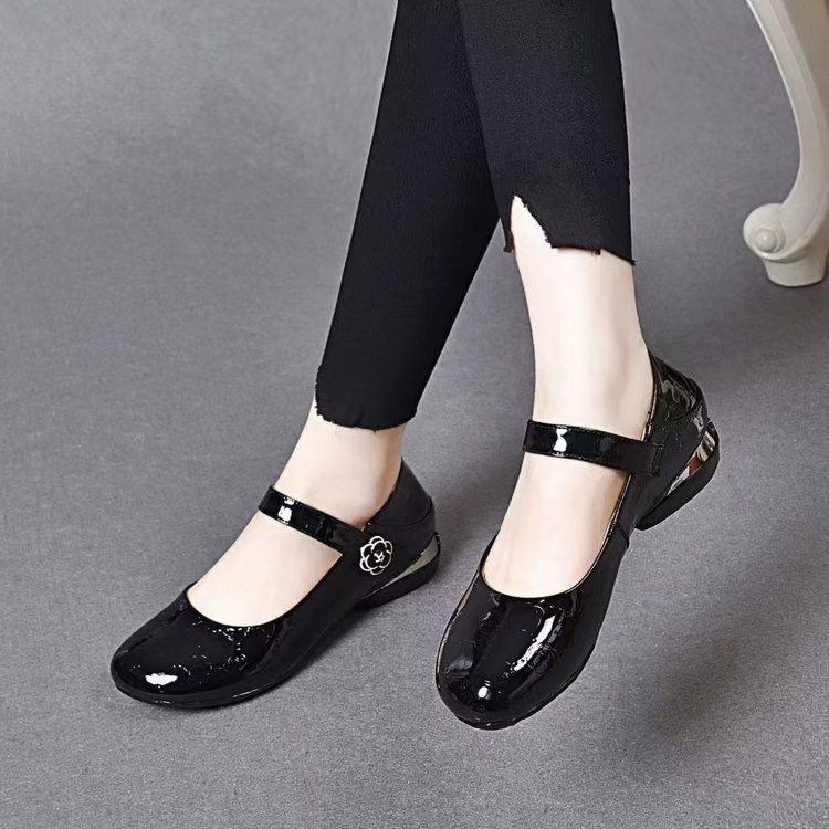 Single Shoes - New Spring-autumn 2026 Style. Lacquered Leather Mary Jane Shoes With Round Toes And Small Design._vogvips.com