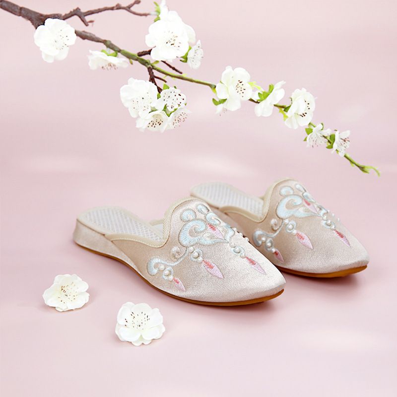 Women’s ShoesOld Cloth Shoes Slippers Autumn New Retro Home Versatile Comfortable Hand Embroidered Embroidered Shoes Shoes Women_vogvips.com