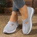 Foreign Trade Cross-Border Plus Size Fashion Comfortable Casual Hollow Breathable Mesh Slip-On Mom Shoes_vogvips.com