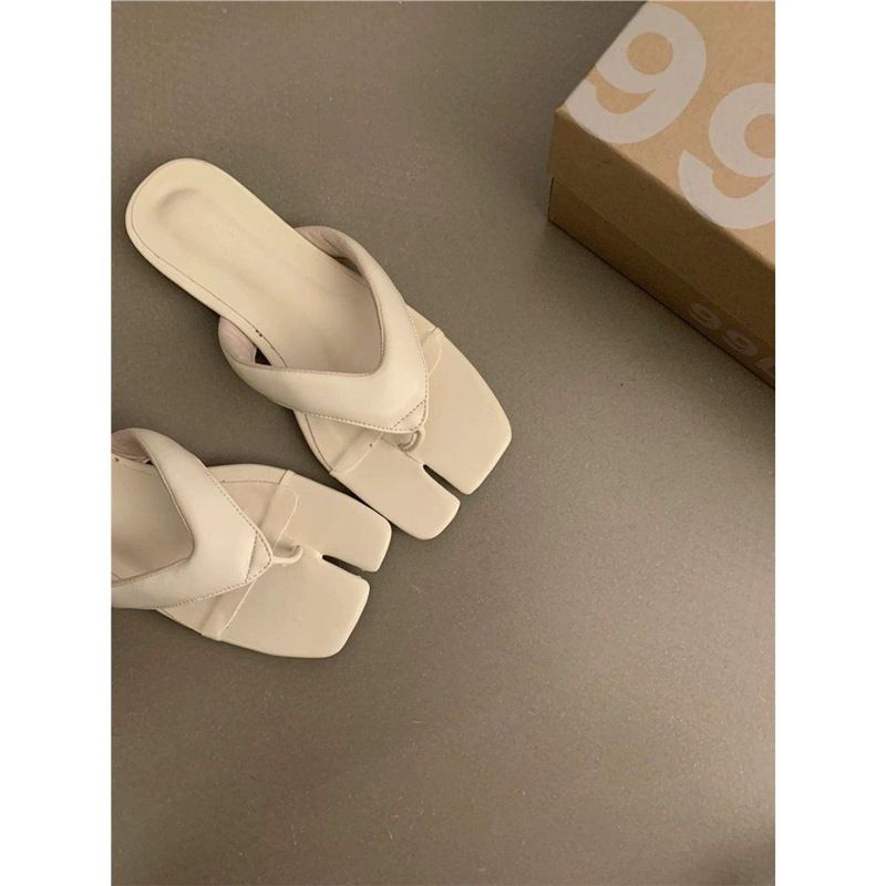 Women's Shoes Stylish Red Flip Flops With Pig's Trotter Design, Perfect For Summer , Ideal For Beach Wear, Flat And Resilient._vogvips.com