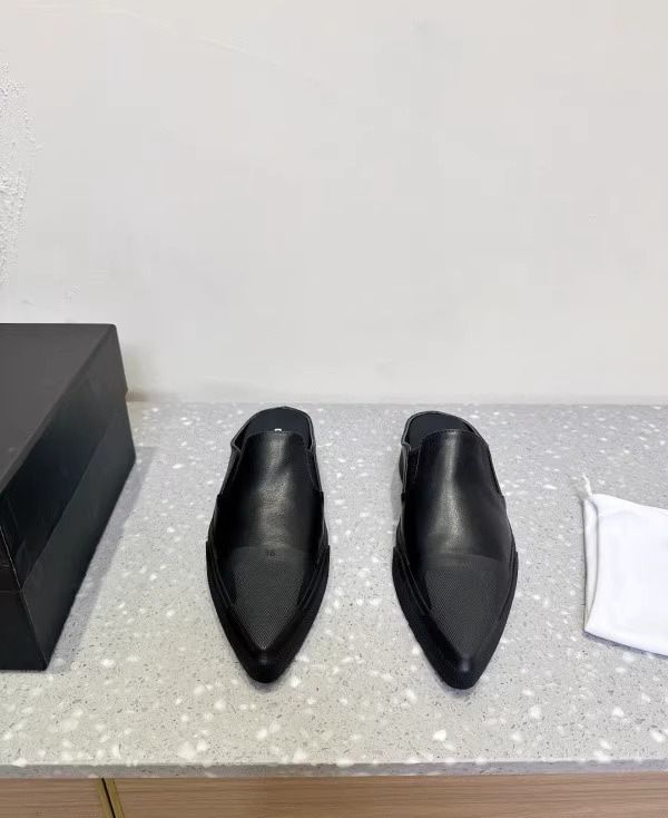 Women's Pointed Toe Flat Sneakers Casual Slip-On Distressed White Shoes Spring New Style Niche Half Slippers_vogvips.com