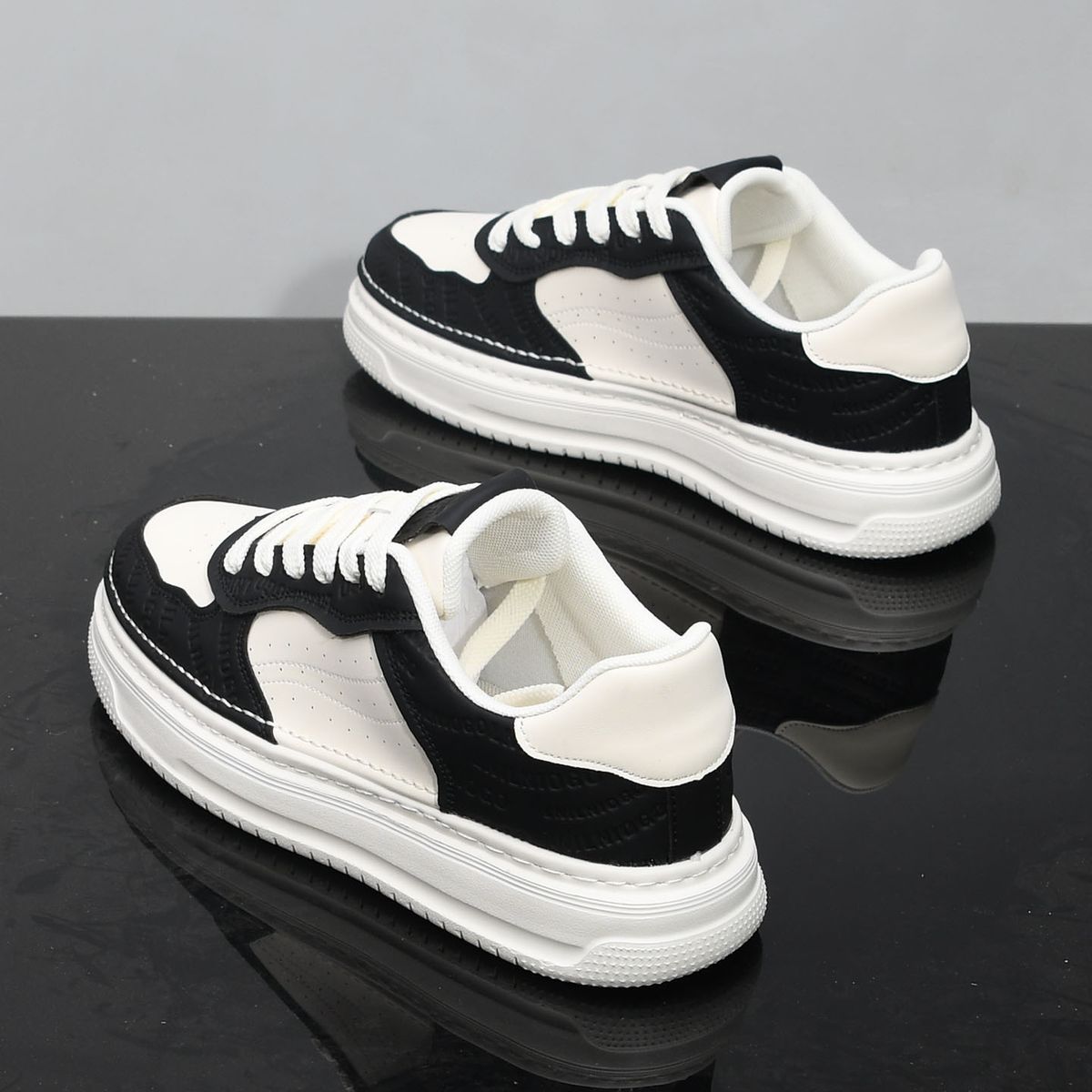 Men's Breathable White Casual Sneakers Chunky Platform Slip-On Shoes With Odor Control_vogvips.com