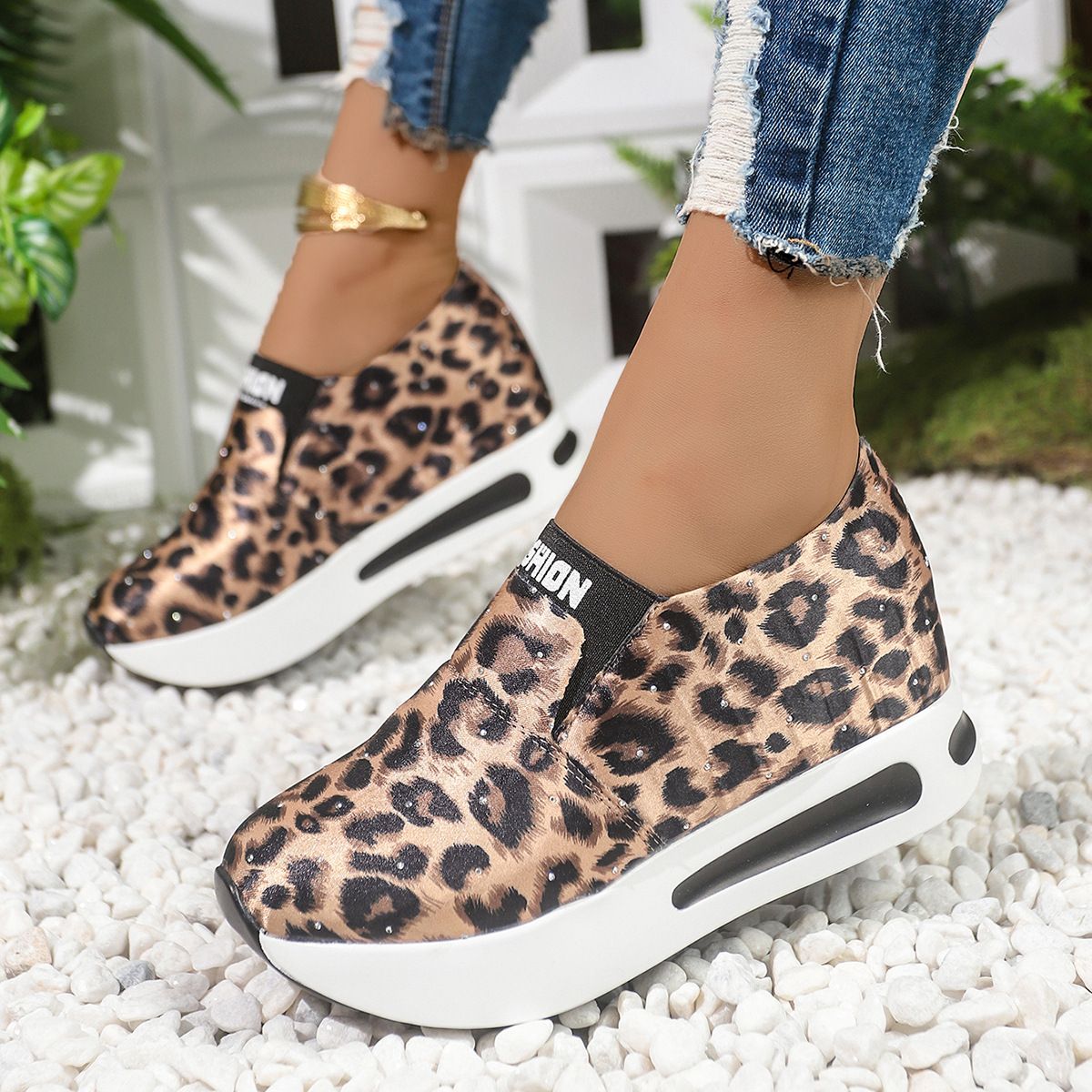 2025 Spring And Autumn Women's Shoes New Fashion Slip-on Thick-soled Flower Printed Casual Breathable Anti-Slip Sneakers_vogvips.com