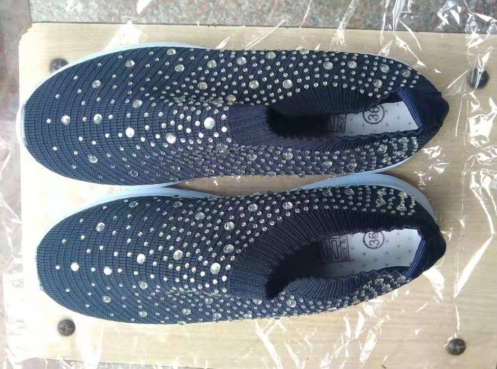 Women's New Women's Hot Diamond One Step Sports Shoes Flying Woven Breathable Shiny Walking Shoes Lightweight Mother's Shoes Large Size 43_vogvips.com