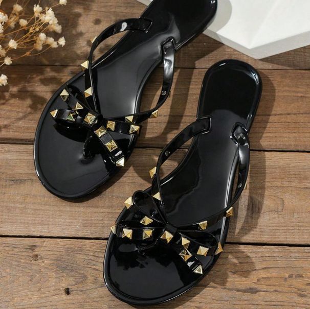 2026 Summer Clip Toe Bow Rivet Beach Vacation Flip Flops Flat Bottomed Women's Sandals Slippers_vogvips.com