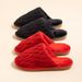 High End Autumn And Winter Pleated Cotton Slippers With PU Waterproof And Anti Slip Leather Surface, Suitable For Couples, Home And Indoor,_vogvips.com