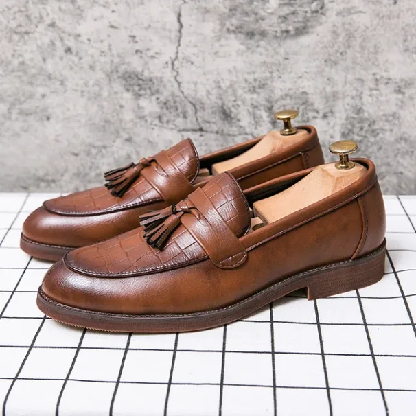 2022 Leather Casual Men Loafers Band Slip On Male Dress Shoes Leisure Style Big Size 38-47 Good Wear-resistant Sole_vogvips.com
