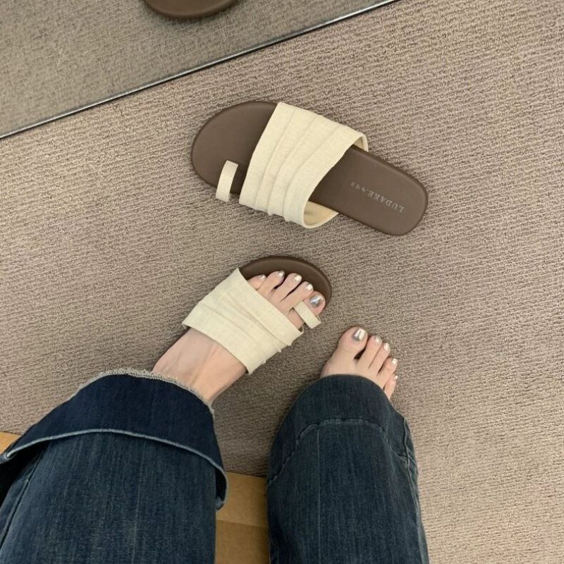 Comfortable New Toe Set 2026 Simple One Word Belt Soft Bottom Korean Edition Cool Slippers For Women's Summer Outerwear_vogvips.com