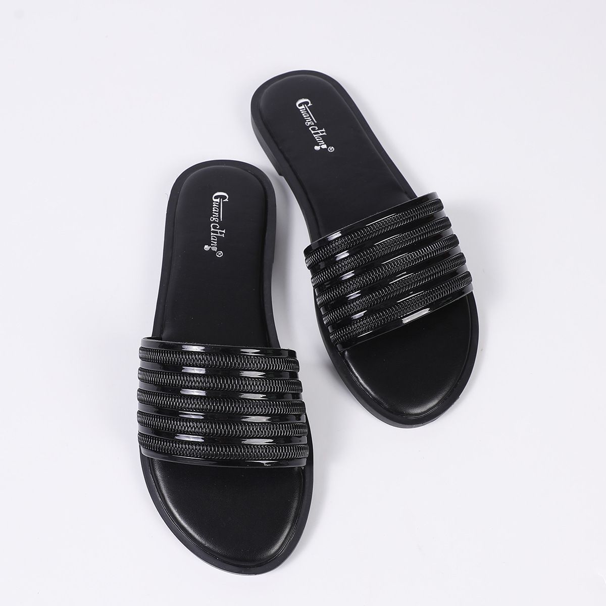 Flat Bottomed Sandals For Women 2026 Korean Version Fashionable Versatile Casual And Comfortable One Foot Off Wearing_vogvips.com