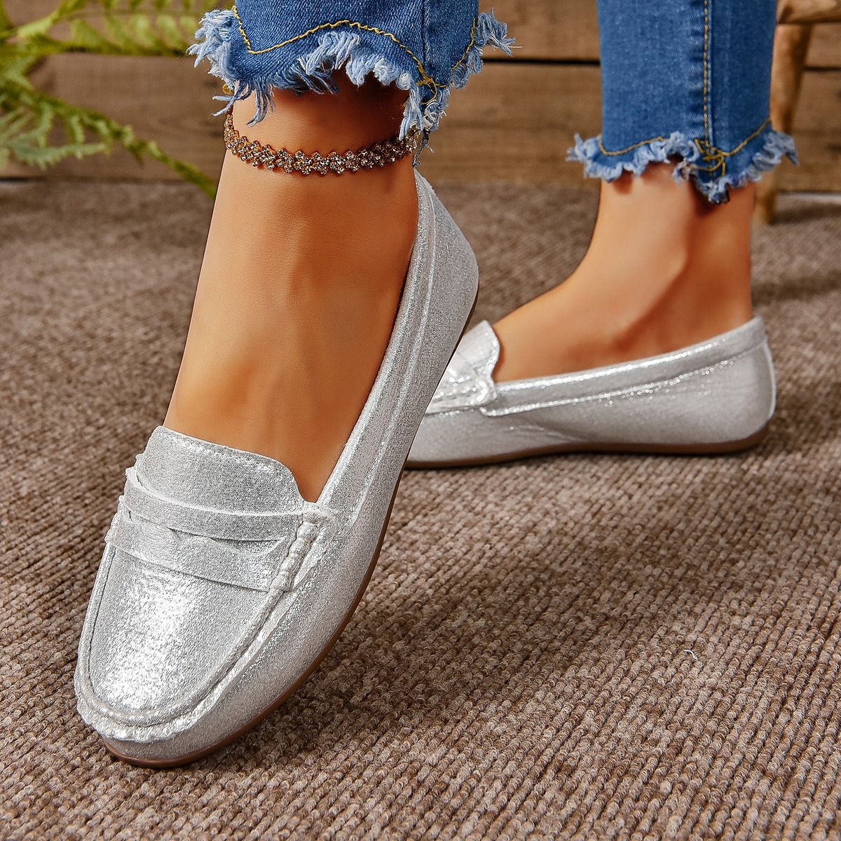 Flat Bean Shoes Women Soft Sole Non-slip Small White Shoes Flat Mouth Comfortable Large Size Women Casual Single Shoes_vogvips.com