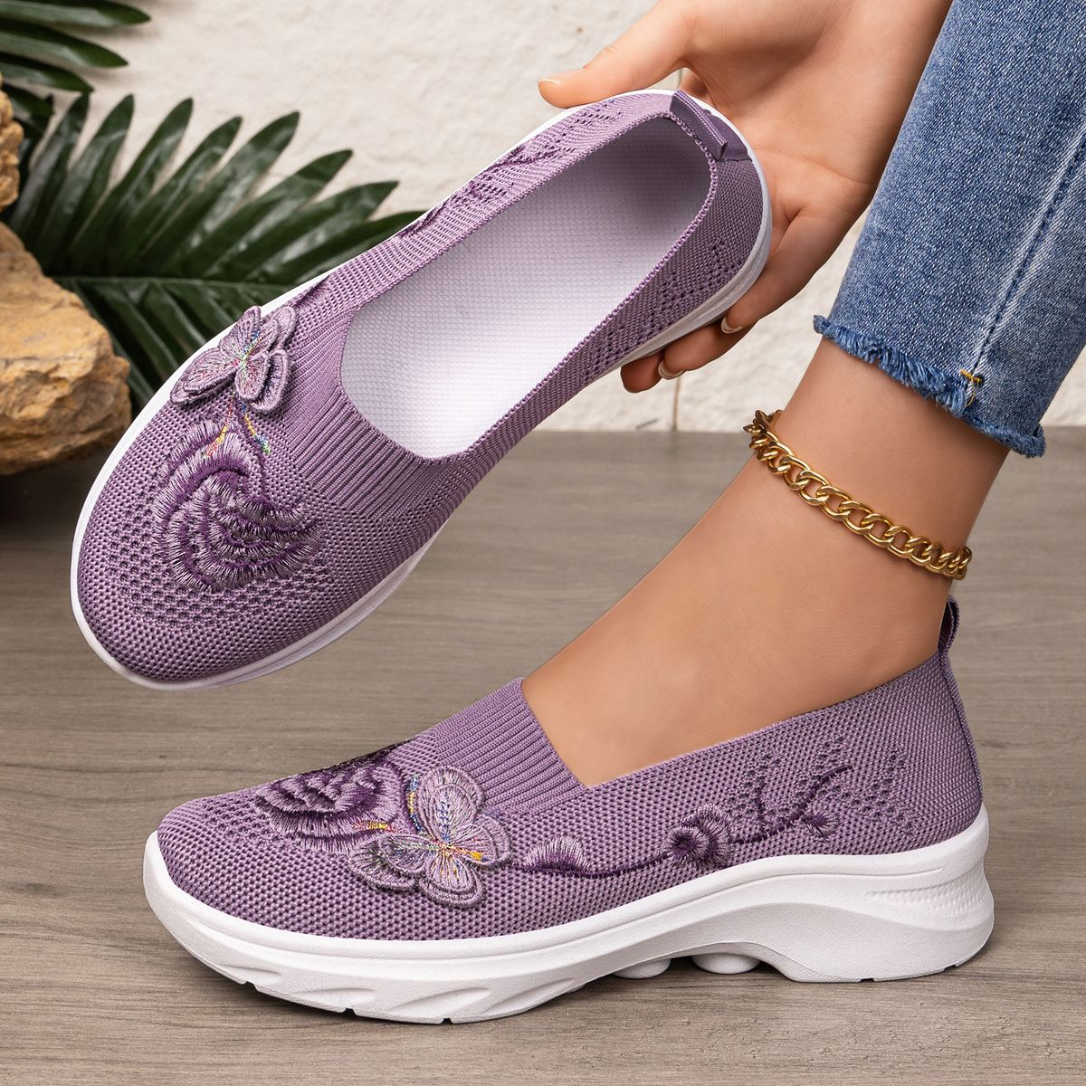 Women's Embroidered Fashion Casual Shoes Flyknit Breathable Slip On Plus Size Single Shoes New_vogvips.com