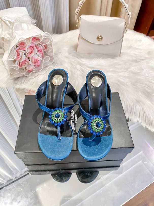 Retro Flower Rhinestone Thong Heeled Sandals Blue_vogvips.com