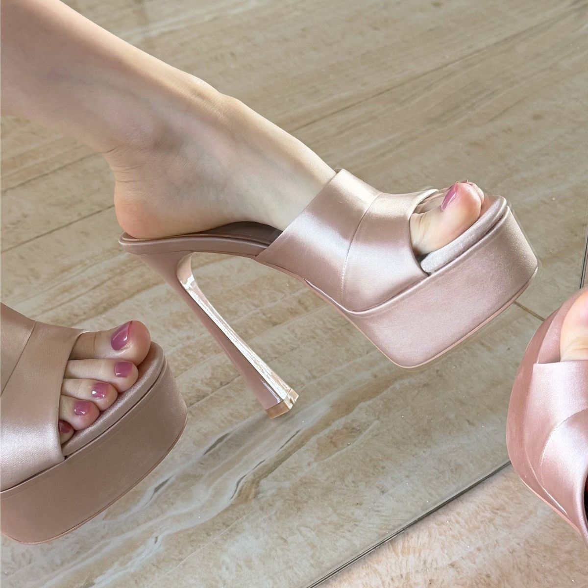 First Encounter With Ji Hentian: High-heeled, Waterproof Platform, One-strap Sandals For Petite Women, Thick-soled_vogvips.com