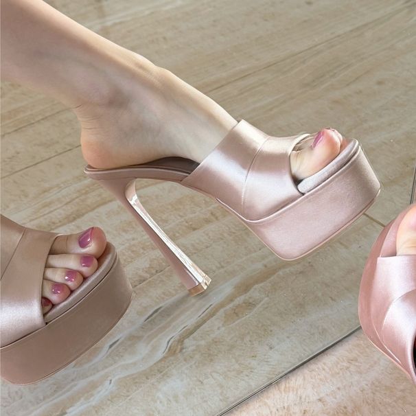 First Encounter With Ji Hentian: High-heeled, Waterproof Platform, One-strap Sandals For Petite Women, Thick-soled_vogvips.com