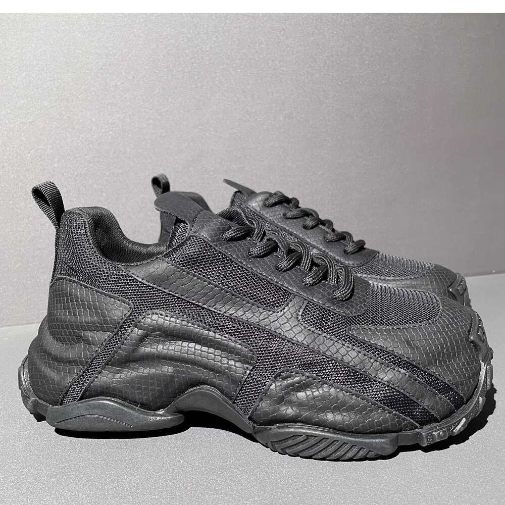 Ultra Lightweight Soft Soled Outdoor Hiking And Travel Mountaineering Genuine Versatile High Street Comfortable Running_vogvips.com