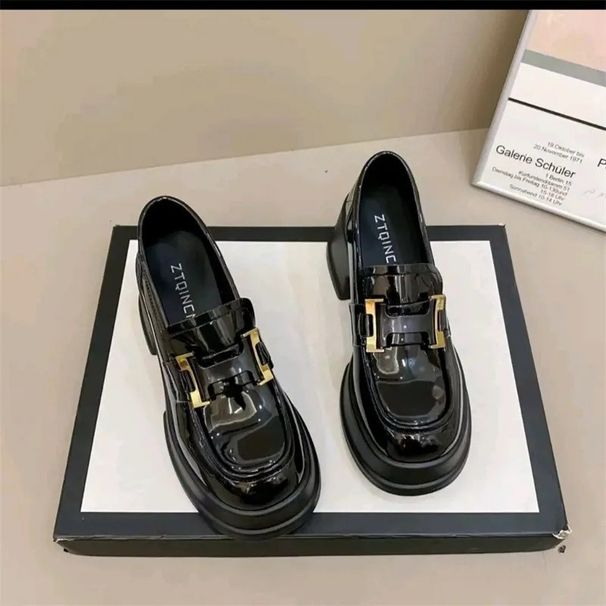 Black Patent Loafers: Gold Buckle Thick Platform Block Heel Shoes_vogvips.com