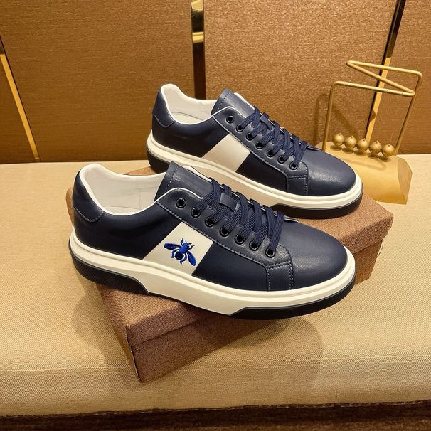 2025 New Little Bee White High End Versatile Casual Shoes, Trendy Men's Fuguqi Board Shoes_vogvips.com