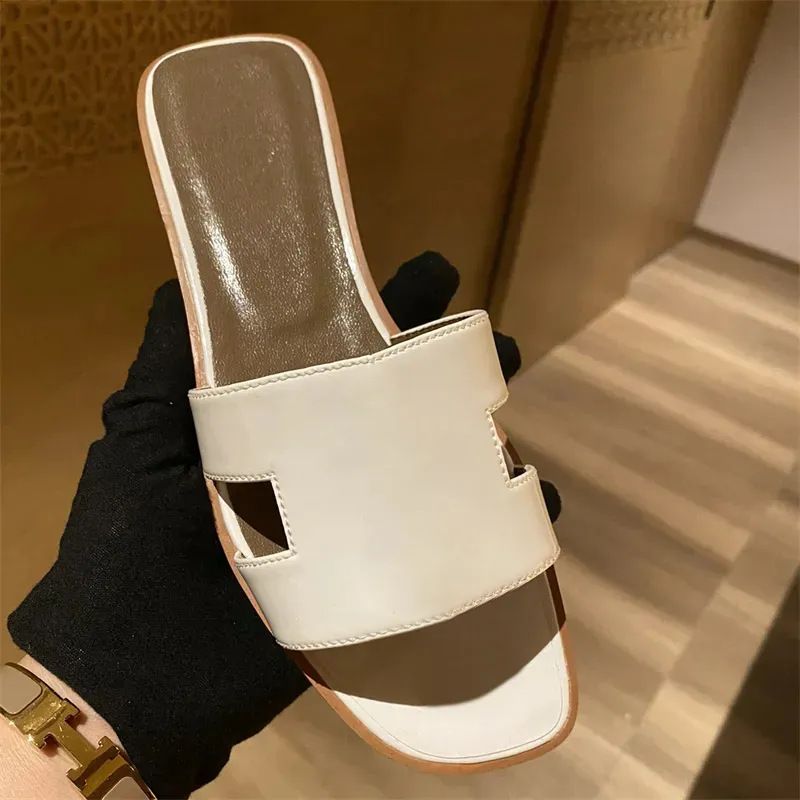 In Stock 2026 Spring/Summer New H Soft Sole Slide Sandals With Fine Glitter, Suitable For Outdoor Wear, Fashionable And_vogvips.com