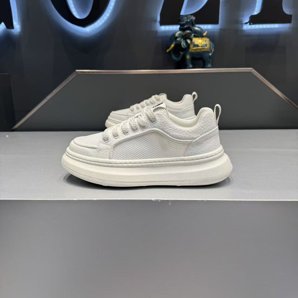 2026 Summer New Trendy Thick-Soled Height-Increasing Casual Versatile Simple And Clean Men's Shoes_vogvips.com