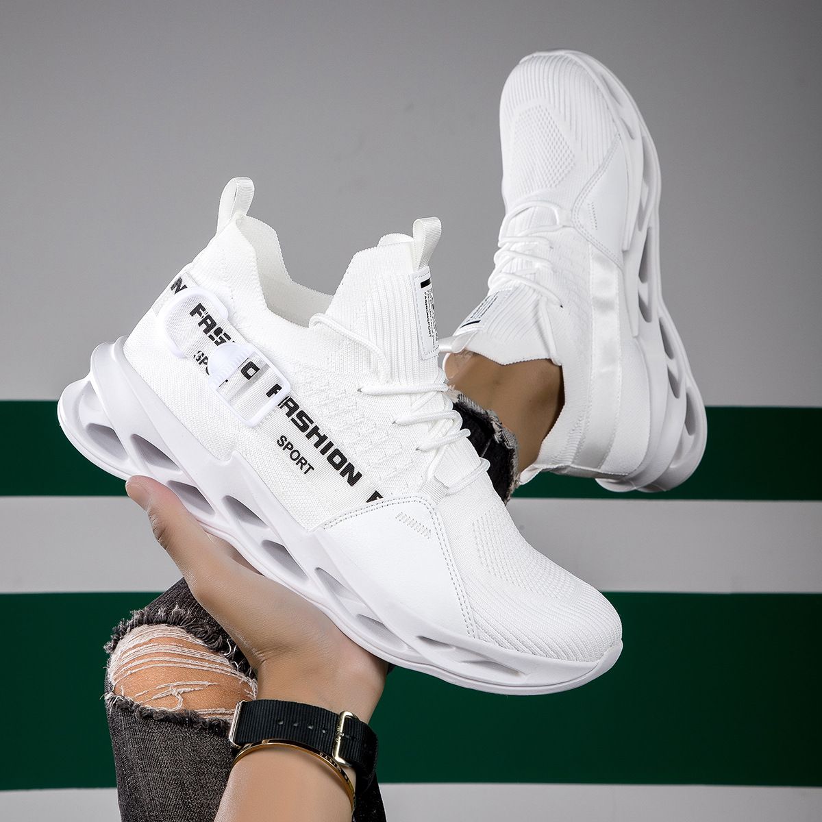 Large Size Sports Style Casual Flyknit Hollow Running Men's Shoes Breathable Comfortable_vogvips.com