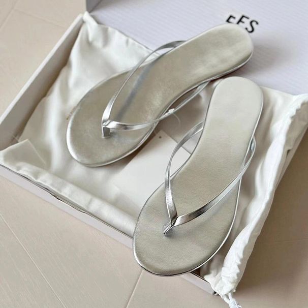 2025 Korean Style Simple Silver Flip-Flops For Women Flat Beach Vacation Toe-Post Sandals Cool Summer Slippers_vogvips.com