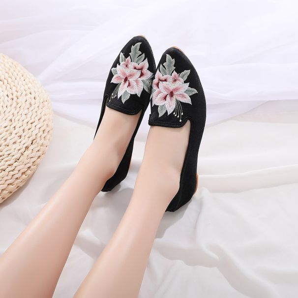 Women’s Shoes Spring And Summer New Embroidered Style Retro Pointed Low Heel Embroidered Cloth Shoes Women's Single Shoes_vogvips.com