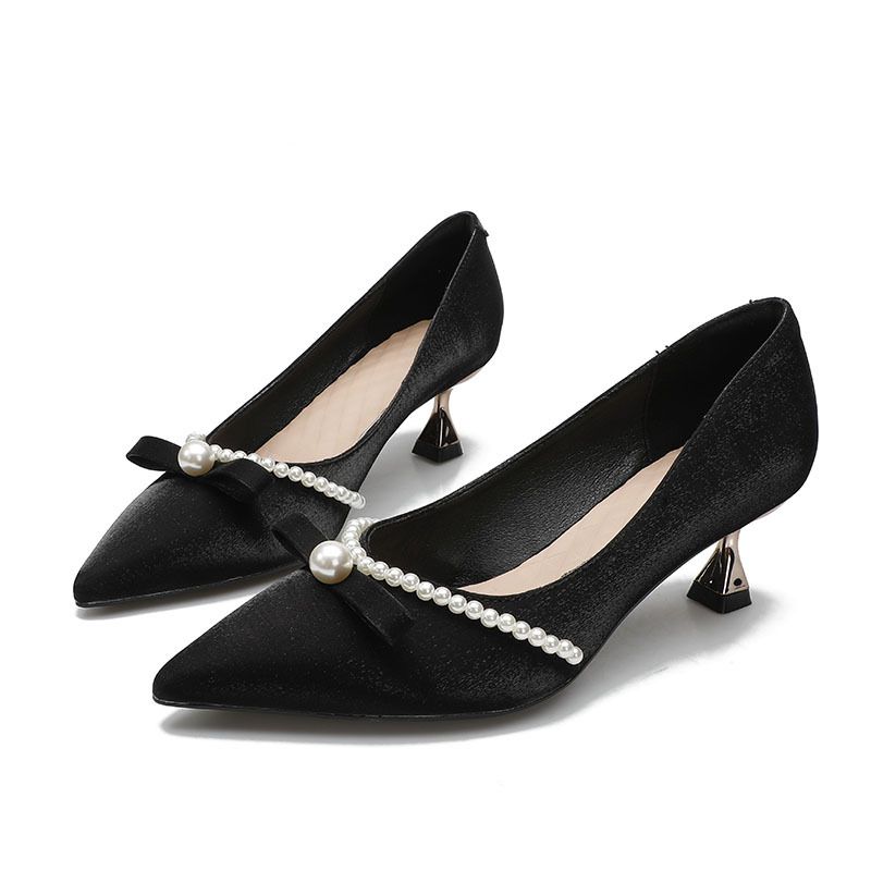 2025 New Pointed Toe French Style High Stiletto Heels Xiuhe Red Wedding Pearl Bowknot Single Shoes Women Mid Heel_vogvips.com
