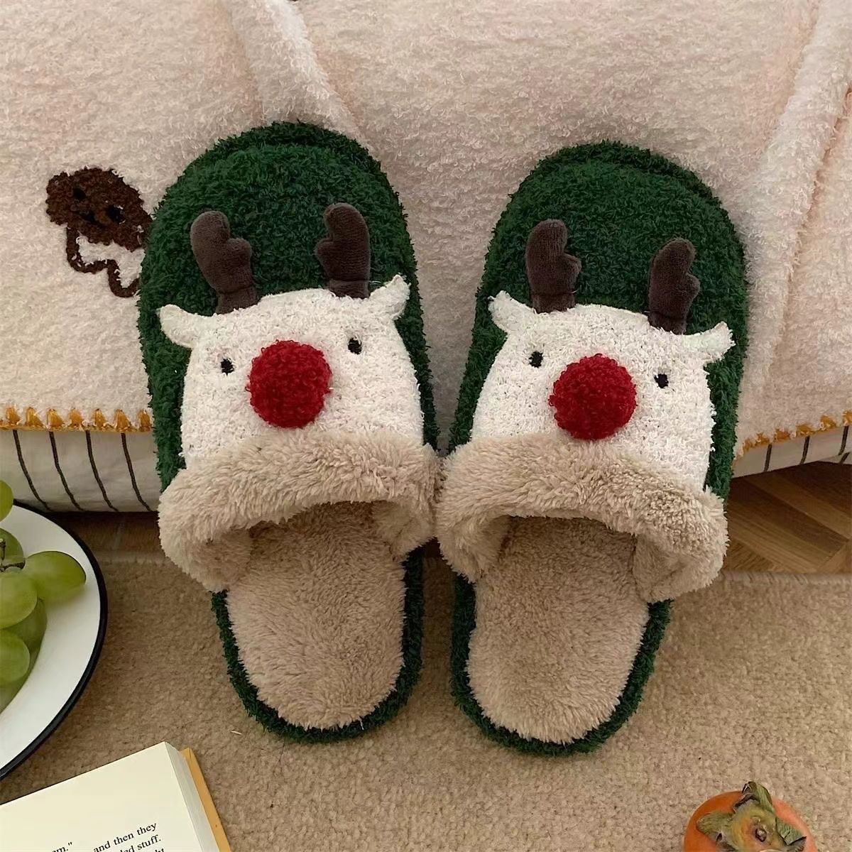 Winter New Christmas Reindeer Plush Shoes Home Fashion Couple Non-Slip Warm Closed-Toe Cotton Slippers_vogvips.com
