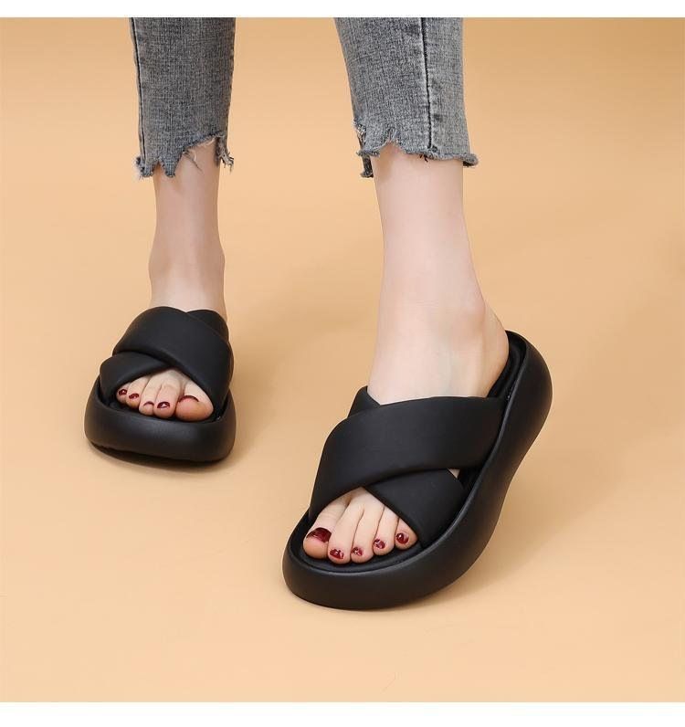Women's Outdoor Slippers 2025 Summer New Thick Non-Slip Cross Strap Soft Sole Casual Beach Sandals_vogvips.com