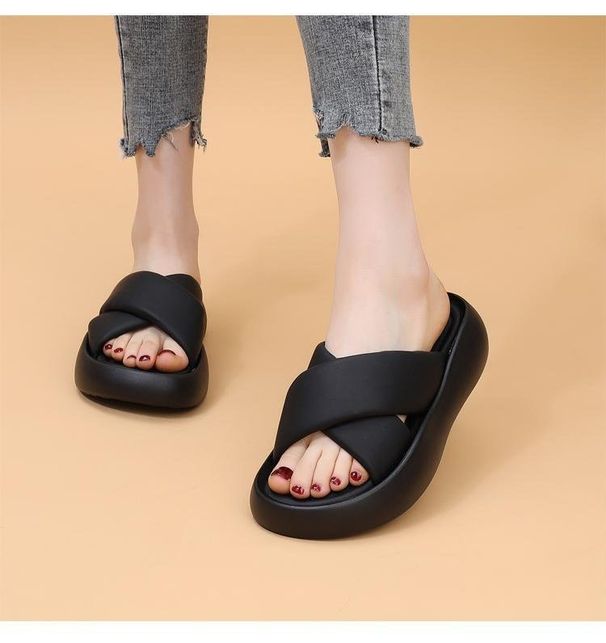 Women's Outdoor Slippers 2025 Summer New Thick Non-Slip Cross Strap Soft Sole Casual Beach Sandals_vogvips.com