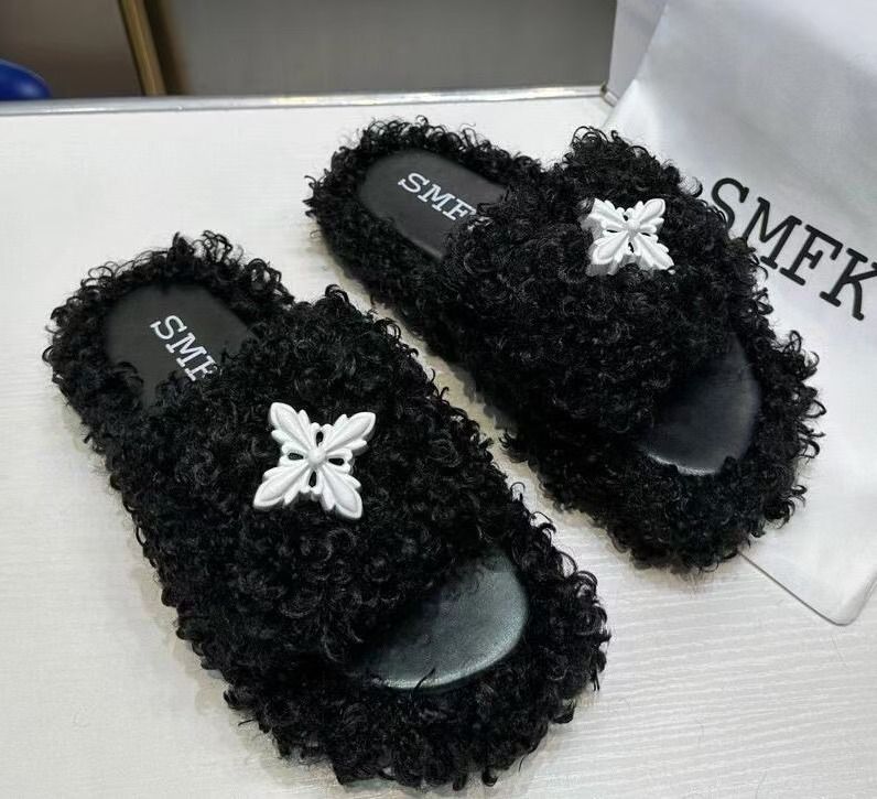 26SS Winter New Black Autumn Furry Thick Sole Cotton Slippers Flat Lamb Wool Outdoor Height Increasing One-Word Balloon_vogvips.com