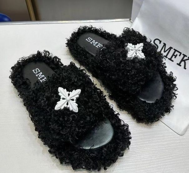 26SS Winter New Black Autumn Furry Thick Sole Cotton Slippers Flat Lamb Wool Outdoor Height Increasing One-Word Balloon_vogvips.com