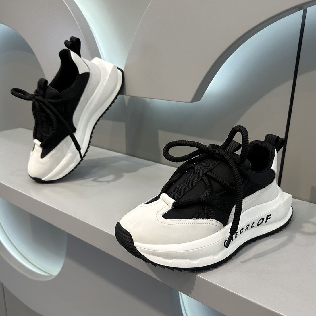 ShoeVault 2023 New Loose Breathable Fashion Sports Casual Thick-Soled Dad Height-Increasing Sneakers Internet Celebrity Trendy_vogvips.com