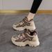 Show Foot Small Fried Street Thick Soled Daddy Female Autumn Super Fire 2024 New Height Casual Sports Shoes_vogvips.com
