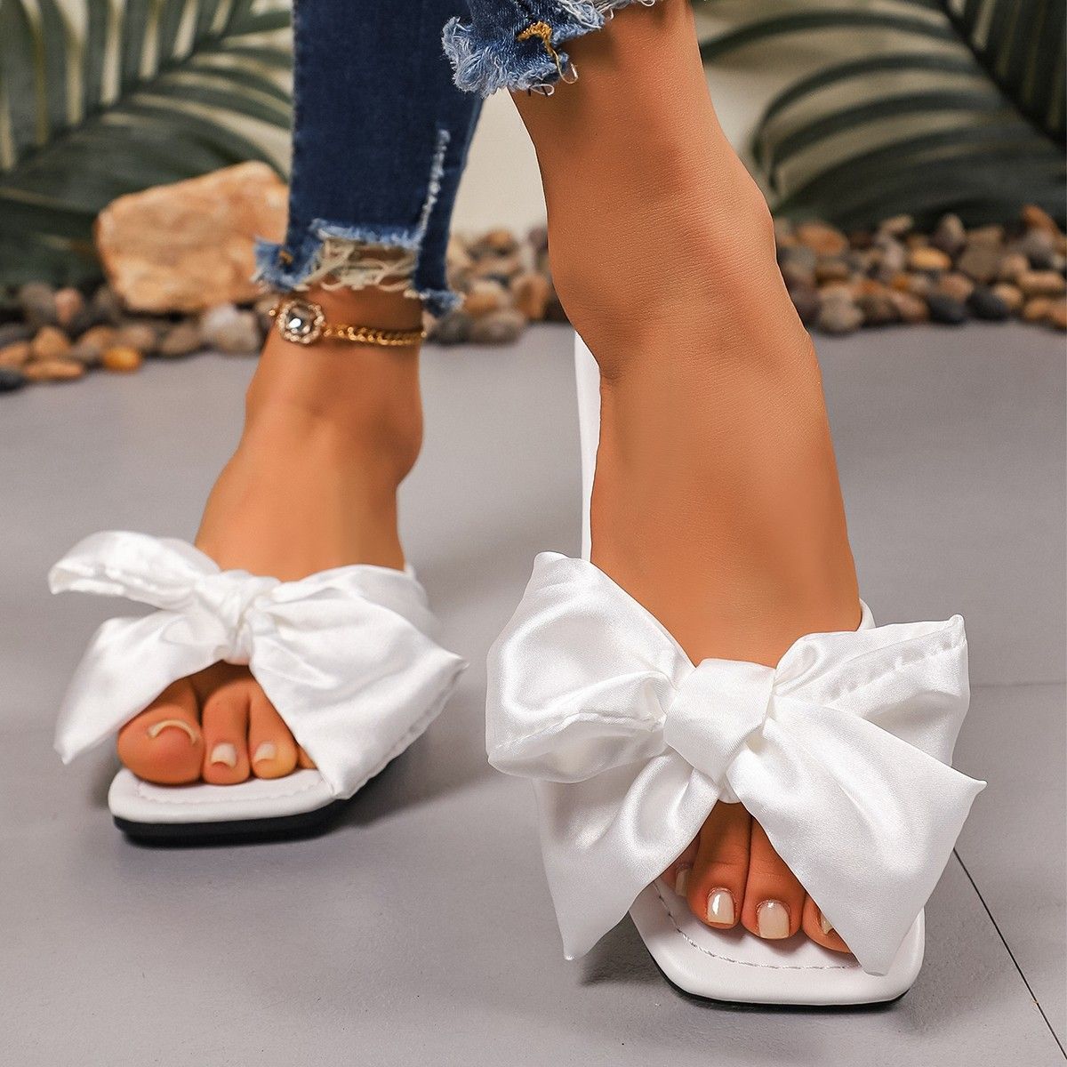 Cross-border Foreign Trade Versatile Slip-on Flat For Women, 2026 New Model, Solid Color Bowknot Fashion Beach Sandals_vogvips.com
