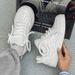 2025 New White National Trend Niche Bread Shoes Couple Style Student Sneakers Men_vogvips.com
