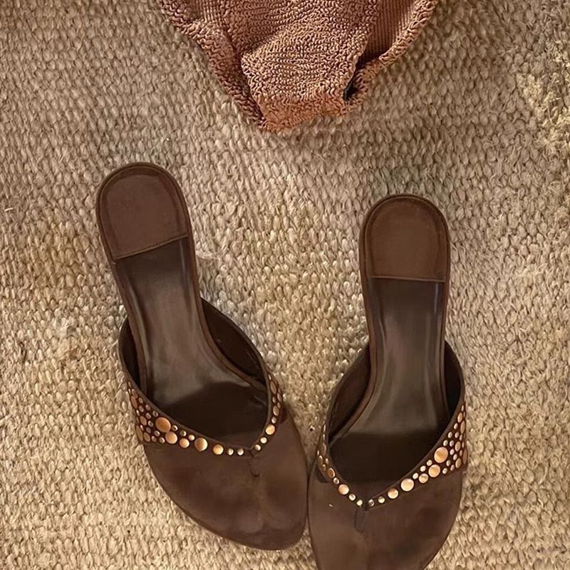 European And American Style Rivet-decorated High-heeled Summer Thong Sandals Hot Girls, Fashion Flip-flops For Women,_vogvips.com