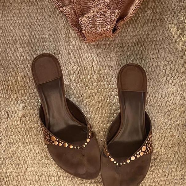 European And American Style Rivet-decorated High-heeled Summer Thong Sandals Hot Girls, Fashion Flip-flops For Women,_vogvips.com