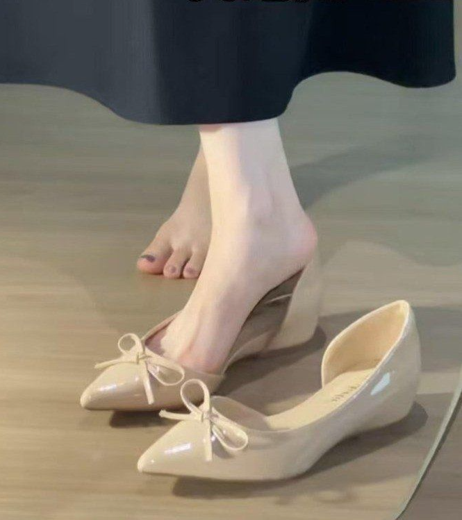 French-style Height-increasing Shoes 2026 New Model Bowknot Patent Leather Sandals For Petite Individuals With Pointed_vogvips.com