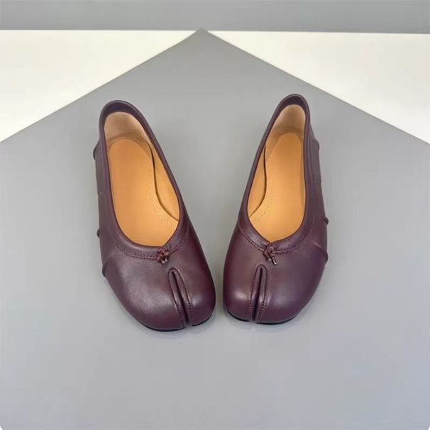 2025 New Wrinkled Full Of Split-toe Pig's Hoof Horseshoe Flat Ballet Mary Jane Single Shoes Hundred Exquisite Temperament_vogvips.com